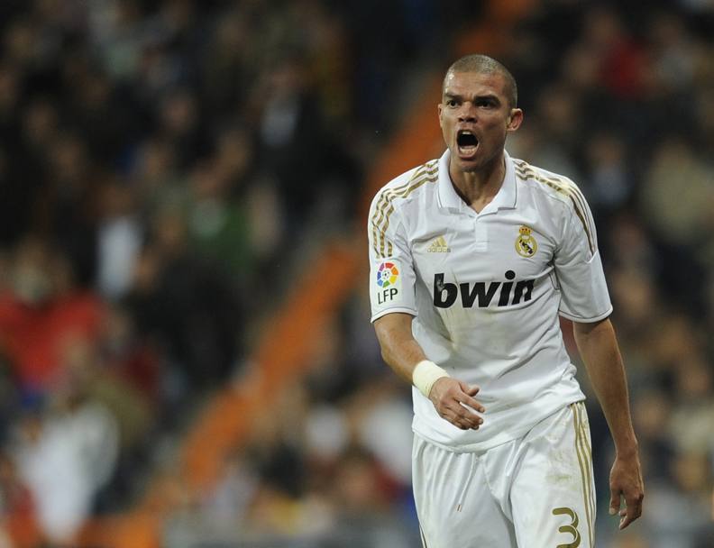 9. Quando nel 2007 il portoghese Pepe sbarca a Madrid, al Porto arriva un bonifico da 30 milioni di euro.